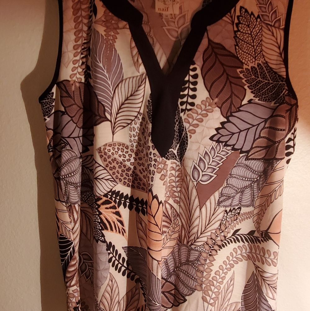 Sleeveless blouse